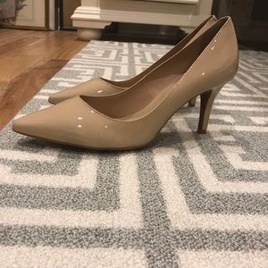 Never worn nude patent leather heels